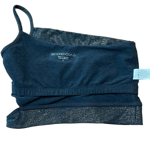 Beyond Yoga SoftShine Wanderlust Cropped Asymmetrical Bra Top Size Small New - Picture 5 of 9
